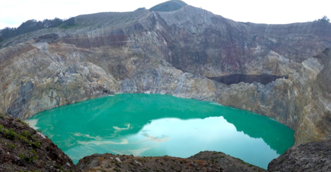The Changing Colors of Water in Sacred Kelimutu Lakes Grab Image from vdeo shared on Youtube by Amazing Places on Our Planet