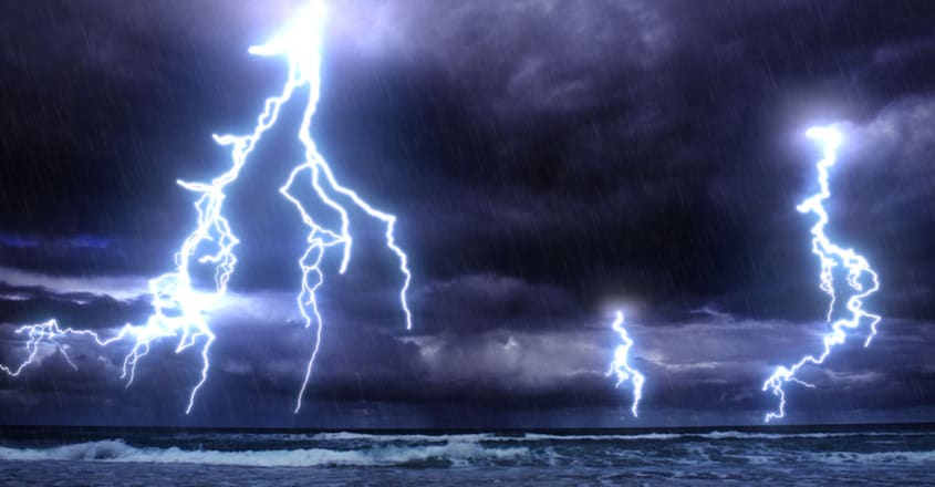 Salt May Be Why Oceans Attract Brighter, More Intense Lightning Strikes: Study Salt May Be Why Oceans Attract Brighter, More Intense Lightning Strikes: Study