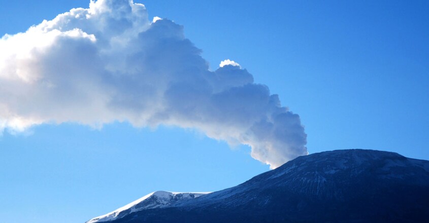 Volcano that wiped out entire town in Colombia is active again Volcano that wiped out entire town in Colombia is active again