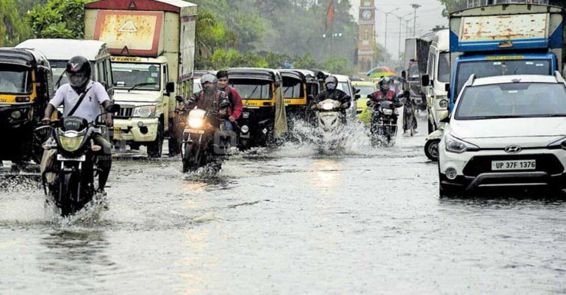 Streets, Rail Tracks Flooded in Mumbai as Monsoon Arrives with a Bang
