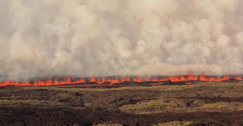 Tallest Galapagos volcano erupts, spewing lava and ash Tallest Galapagos volcano erupts, spewing lava and ash