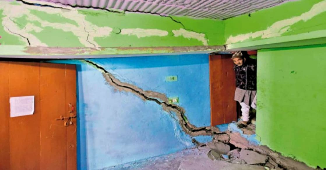 Why is the land sinking in Joshimath? ജോഷിമഠിലെ മനോഹർ ബാഗിൽ ചന്ദ്രവല്ലഭ പാണ്ഡെയുടെ വീട് പൊട്ടിത്തകർന്ന നിലയിൽ