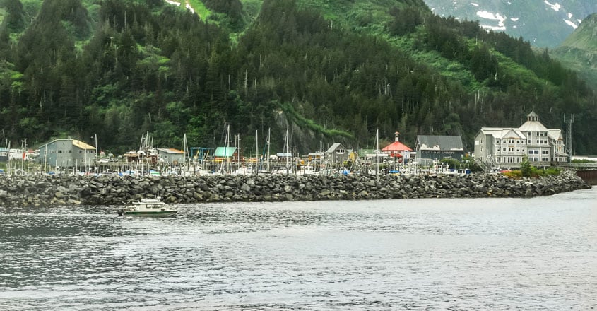 Melting glaciers are forcing seas to rise Melting glaciers are forcing seas to rise