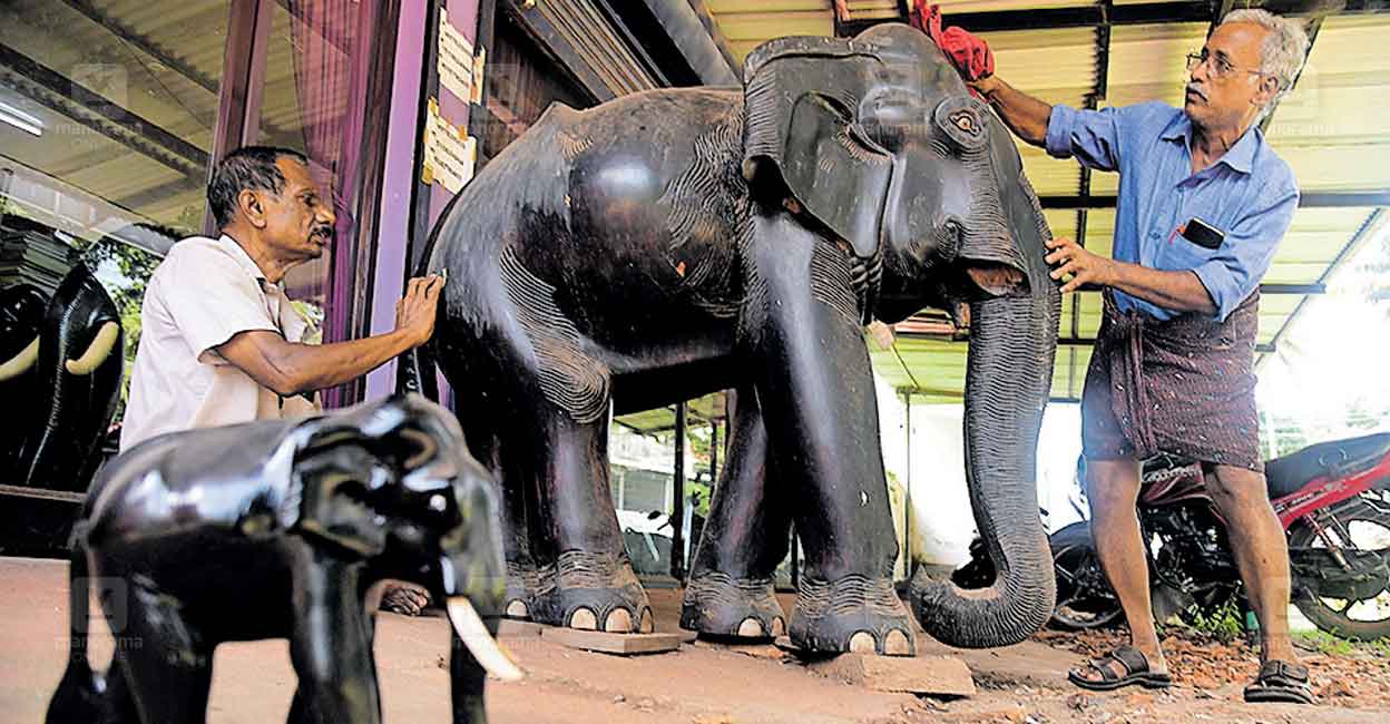 ഒന്നര പതിറ്റാണ്ട് നീണ്ട ആനപ്പെരുമ; തലയുയർത്തി ചേർപ്പിലെ ശിൽപ്പങ്ങ