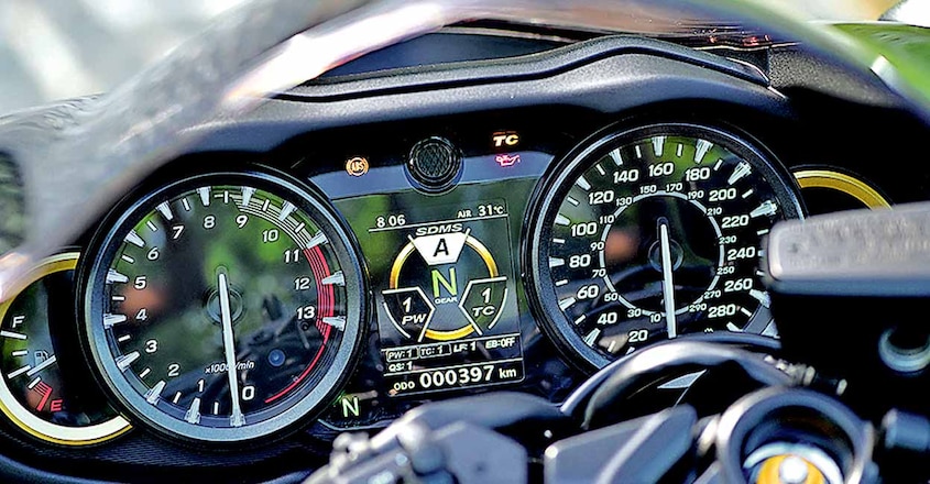 suzuki-hayabusa-4 suzuki-hayabusa-4