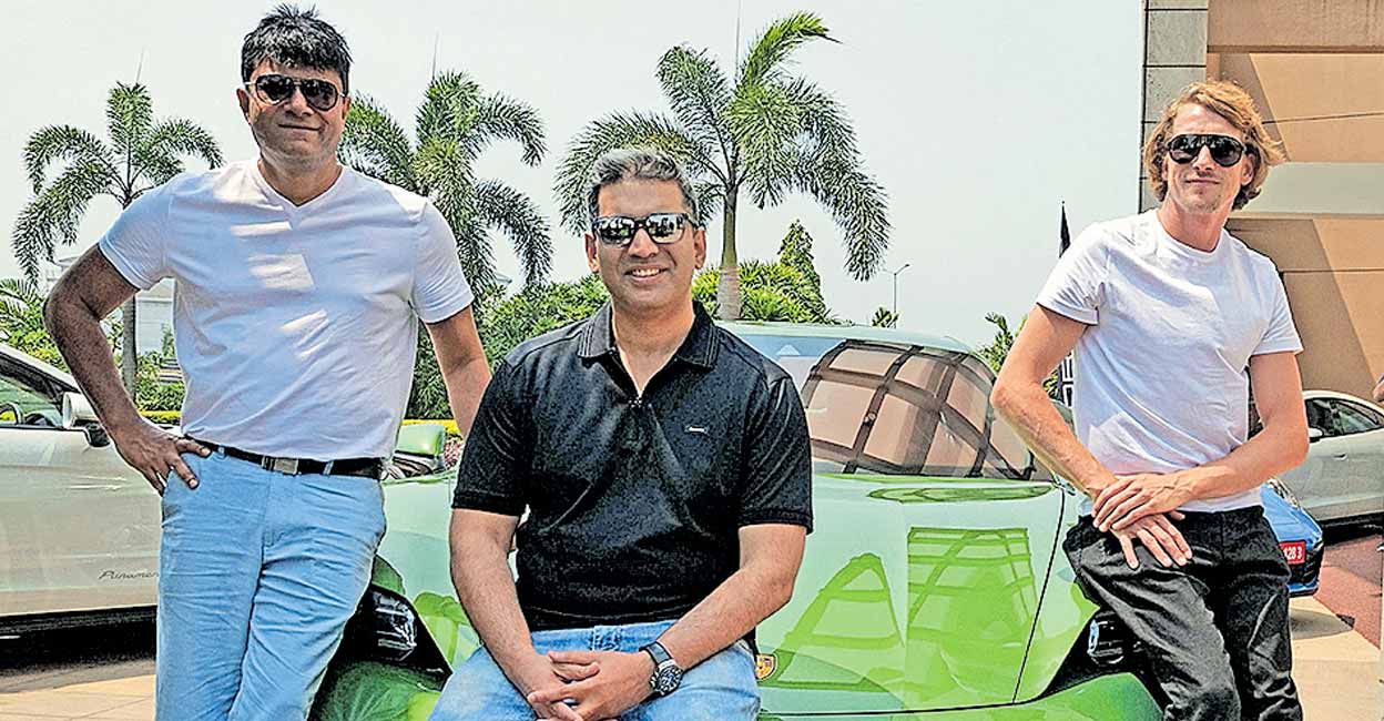 കേരളഭംഗി നുകരാ‍ൻ യൂറോപ്യൻ കാർ ഷോ Car and Country Auto Show