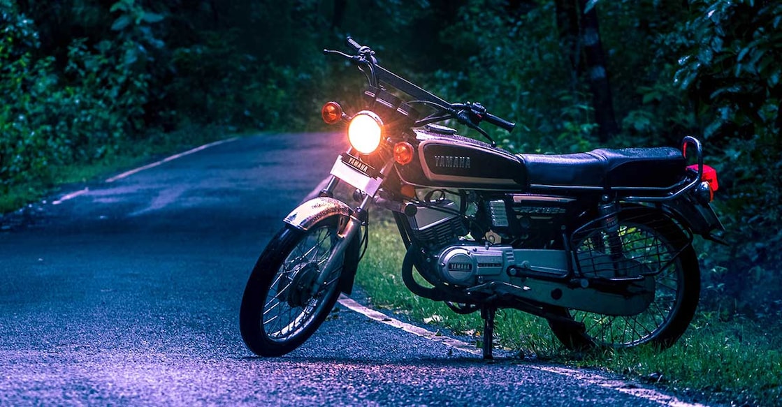 2348953209 Yamaha RX 100, Image Source: DiversePixels | Shutterstock