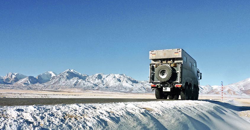 truck-in-tibet truck-in-tibet