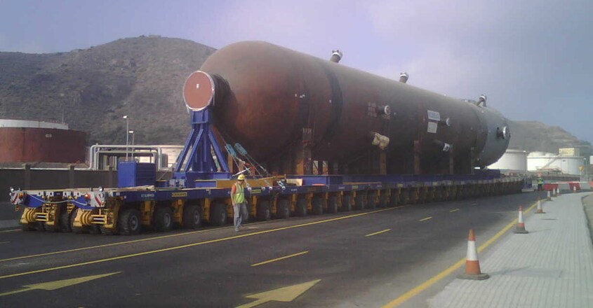 self-propelled-modular-transporter self-propelled-modular-transporter