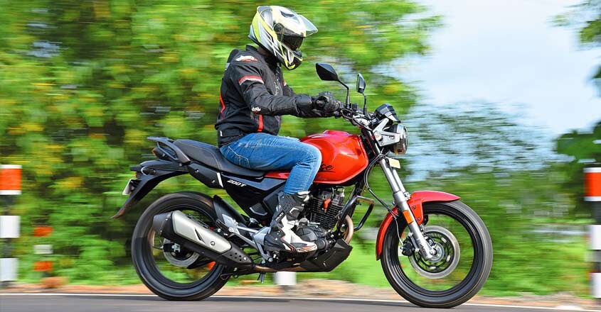 hero-xpulse-200t-1 hero-xpulse-200t-1
