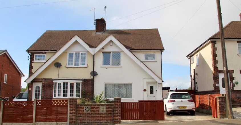 uk-couple-home-2 uk-couple-home-2