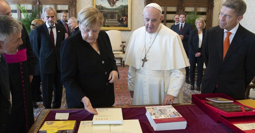 pope-angels-merkel-2 pope-angels-merkel-2