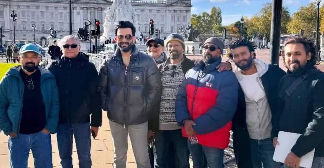 prithviraj-and-his-team-in-london പൃഥ്വിരാജ് സുകുമാരനും L2 വിന്റെ അണിയറ പ്രവർത്തകരും ലണ്ടനിൽ എത്തിയപ്പോൾ (ഫയൽ ചിത്രം)