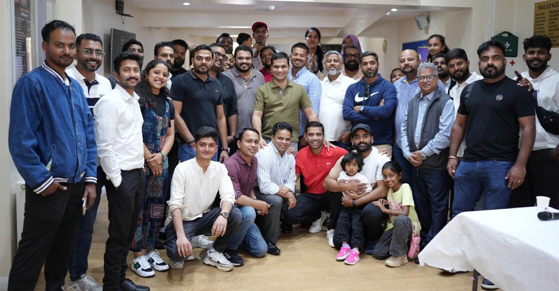 hi-and-friends--group-gathered-in-london2 'ഹി ആന്ഡ് ഫ്രണ്ട്സ്' കൂട്ടായ്മ അംഗങ്ങള് ലണ്ടനില് ഒത്തുകൂടി