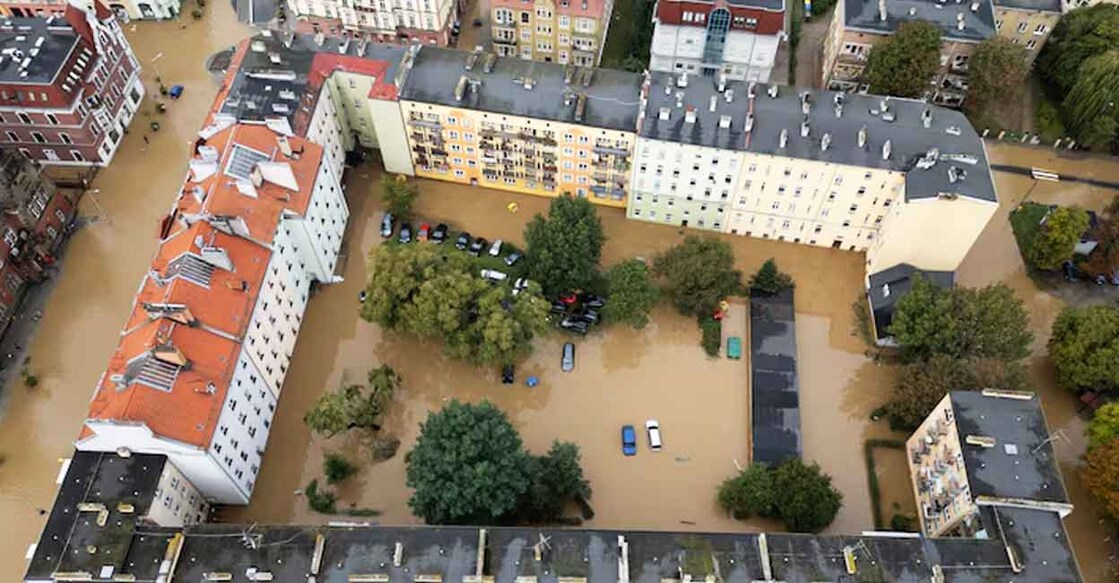 europe-floods പോളണ്ടിലെ ന്യാസ നഗരത്തിൽ പേമാരിയിൽ മുങ്ങിയ തെരുവിന്റെ ആകാശക്കാഴ്ച. ചിത്രം: റോയിട്ടേഴ്സ്