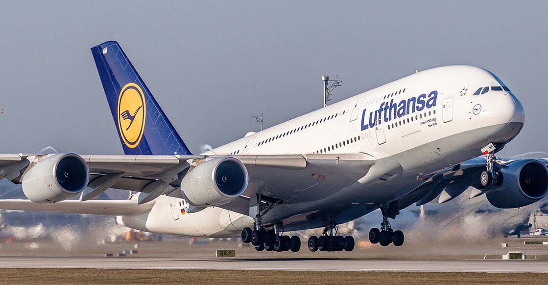 lufthansa-plane-made-an-emergency-landing-after-pilot-fainted-on-board-germany