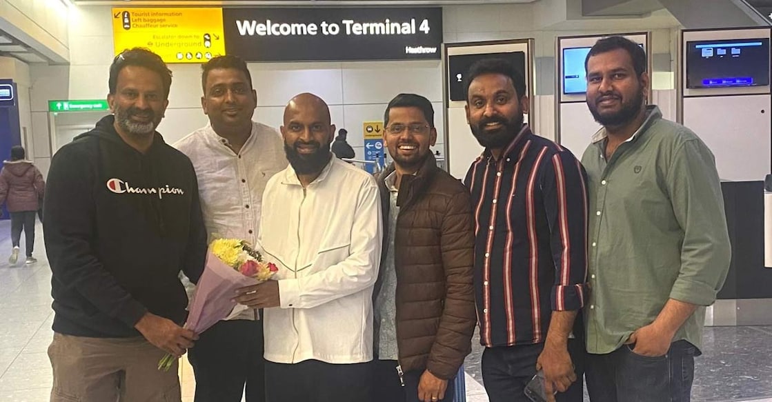 ghazal-singer-aloshi-arrives-in-northern-ireland ഗസല് ഗായകൻ അലോഷിയെ ലണ്ടൻ ഹീത്രൂ എയർപോർട്ടിൽ കൈരളിയുടെ ഭാരവാഹികൾ സ്വീകരിച്ചപ്പോള്. ചിത്രം: സ്പെഷൽ അറേഞ്ച്മെന്റ്