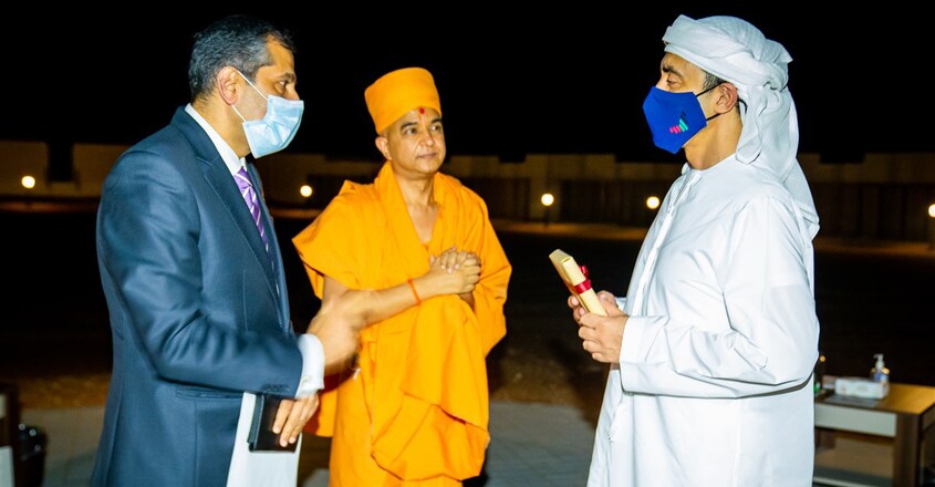 sheikh-abdullah-reviews-progress-on-hindu-temple2 sheikh-abdullah-reviews-progress-on-hindu-temple2