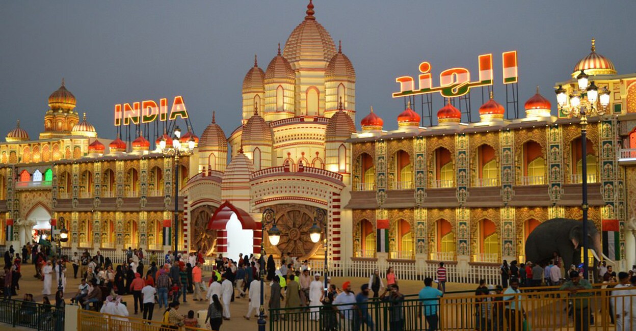 Global village dubai фото