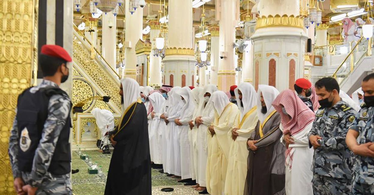 The first night of Ramadan; Lakhs in Tarawih prayers in Makkah - time.news - Time News