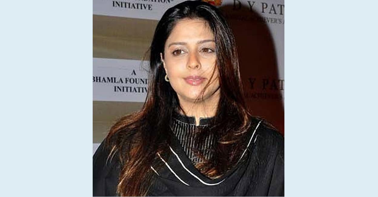 Opened the link that came on the phone;  Actress Nagma victim of fraud, loss 1 lakh