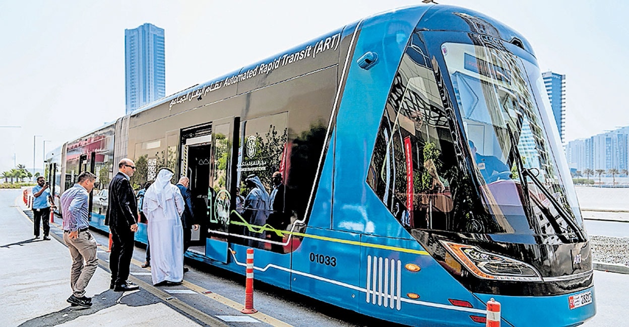 25 Abu Dhabi ITC Automated Rapid   Abu Dhabi Electric Bus 