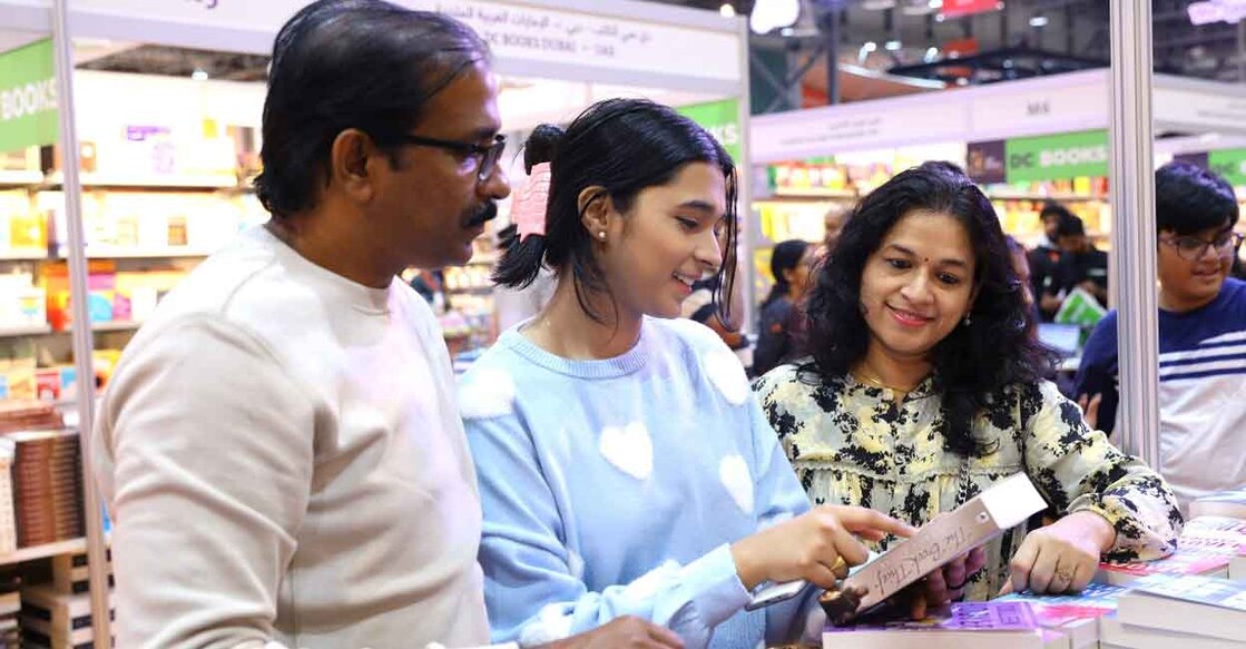 sharjah-international-book-fair-indian-bookstores-are-crowded sharjah-international-book-fair-indian-bookstores-are-crowded