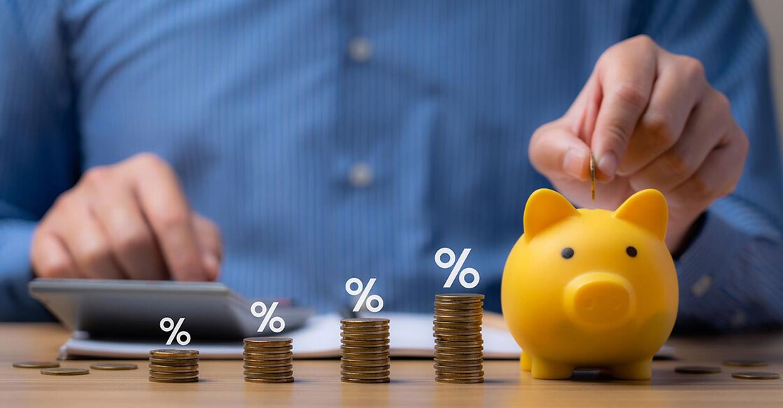 money-saving Image Credit : Sutthiphong Chandaeng/Shutterstock.com