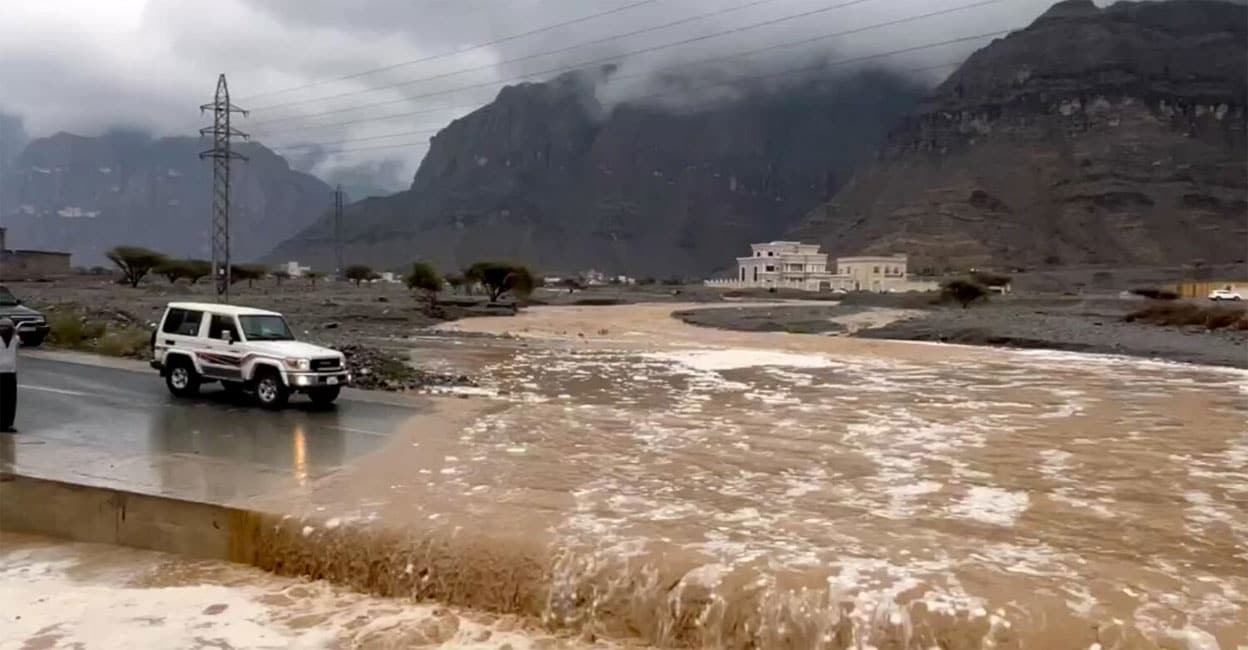 “Heavy fines and vehicle impoundment for driving in flood-prone areas in Dubai”