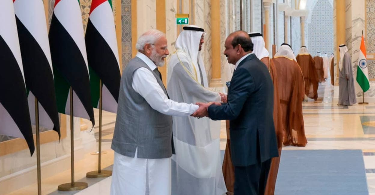 Lulu Group Chairman MA Yousafali Welcomes Prime Minister Narendra Modi in Abu Dhabi