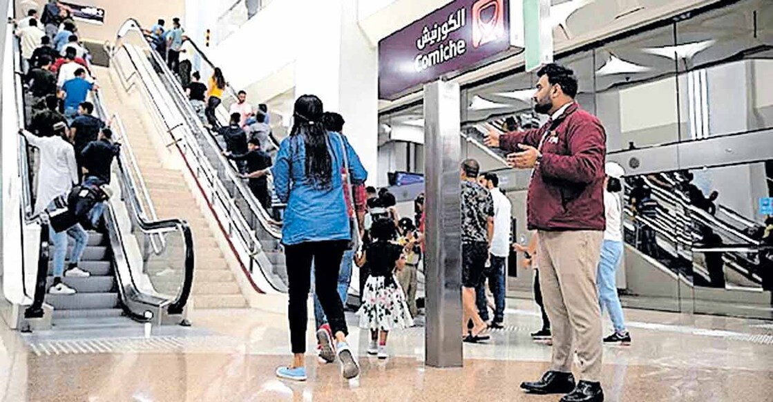 ഈദ് നാളുകളിൽ ദോഹ മെട്രോ സ്‌റ്റേഷനിലെ യാത്രാ തിരക്ക്.