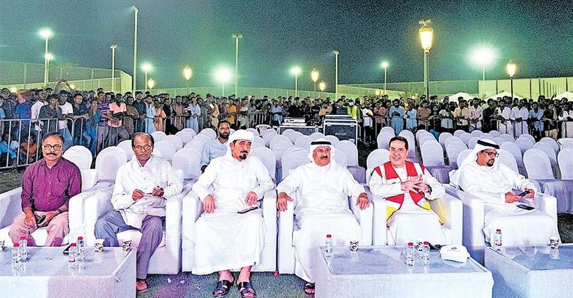 eid-uae ഷാർജയിൽ ഈദ് ഫെസ്റ്റിവലിൽ ഉന്നത ഉദ്യോഗസ്ഥരും തൊഴിലാളികളും.