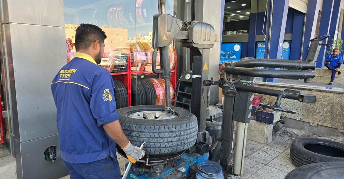 kuwait-amend-the-rules-for-transfer-of-workers-from-government-contracts-and-projects-to-other-sector വിദേശികള്ക്ക് പ്രോജക്ട് വീസയില് നിന്ന് സ്വകാര്യ വീസയിലേക്ക് മാറാന് അവസരം. ചിത്രത്തിന് കടപ്പാട് : ഷീജോ മഞ്ഞളി.