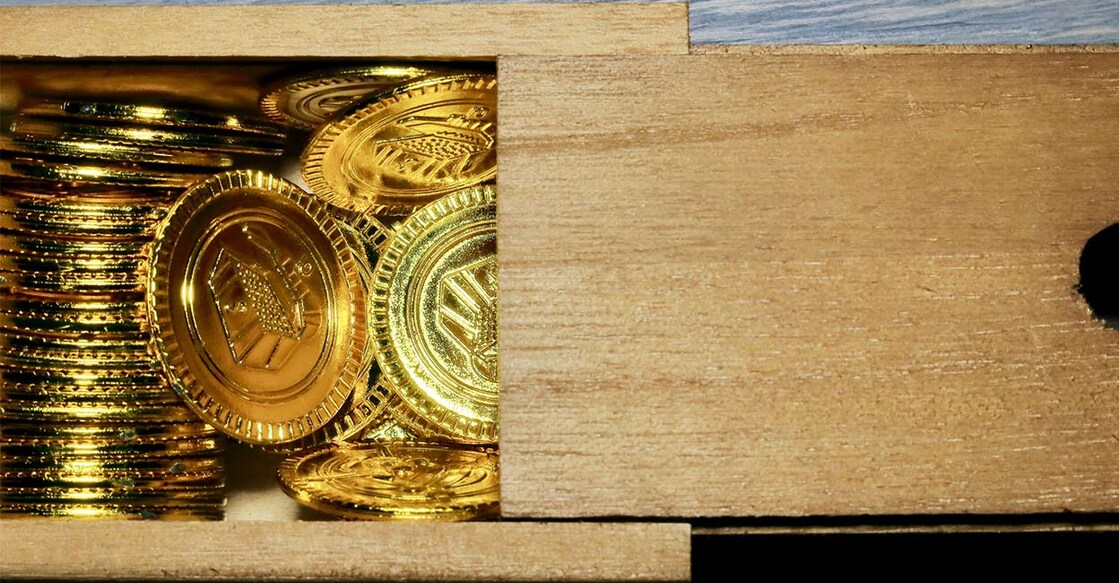 gold-pieces-worth-91-lakhs-found-in-plane-toilet Representative Image. Image Credits: kudou/Istock.com