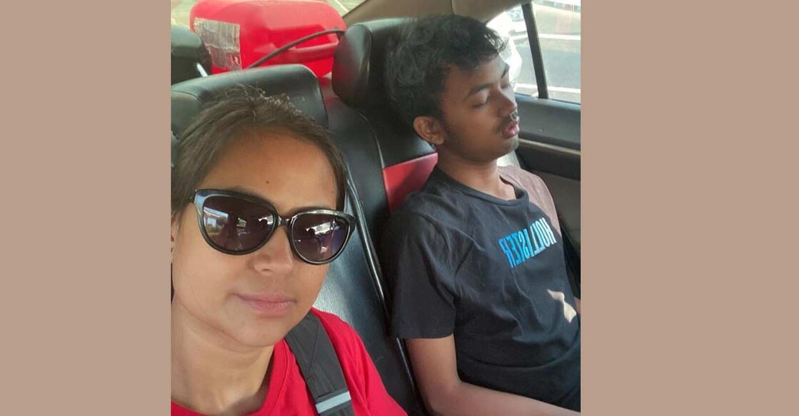 മകനെ തിരികെ ലഭിച്ച ശേഷം കൂട്ടിക്കൊണ്ടു പോകുന്ന അന്നബെൽ ഹിലോ അബിങ്