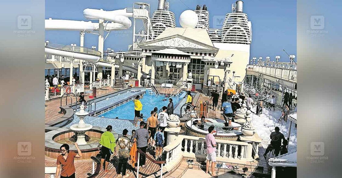 resorts-world-cruises-celebrates-inaugural-sailing-from-dubai-resorts-world-cruises resorts-world-cruises-celebrates-inaugural-sailing-from-dubai-resorts-world-cruises