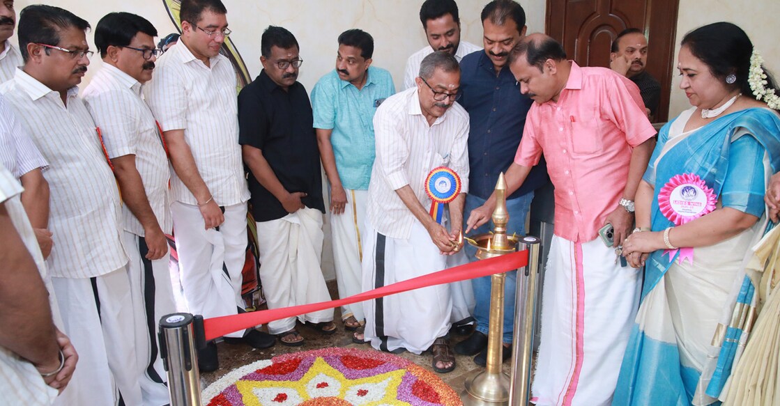കെഎസ്‌സിയുടെ ഓണാഘോഷം പ്രസിഡന്റ് എ.കെ.ബീരാൻകുട്ടി ഉദ്ഘാടനം ചെയ്യുന്നു.

