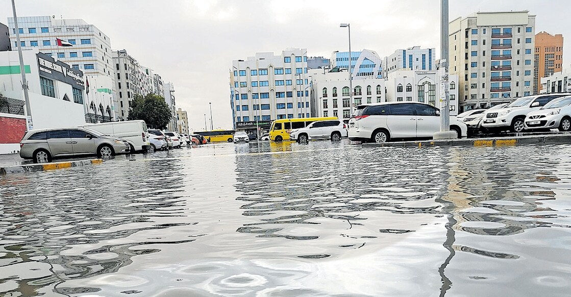 ongoing-security-missions-under-the-municipalitys-leadership-uae-rain