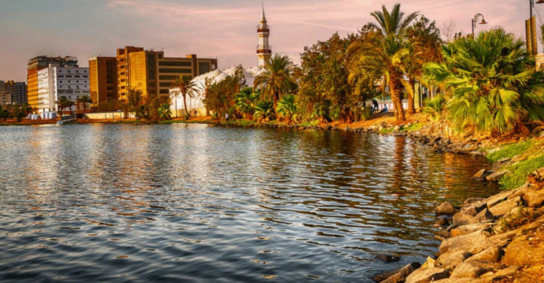 al-rais-on-the-red-sea-coast-blending-tranquility-and-tourism-potential വിനോദസഞ്ചാരികളെ ആകർഷിച്ച് അൽ റായിസ്. Representative Image. Image Credit: Luca Ladi Bucciolini/istockphoto.com