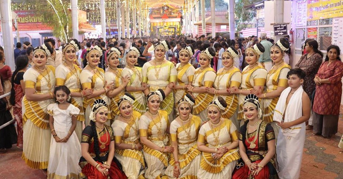 കലാമണ്ഡലം ജിഷ സുമേഷും സംഘവും.