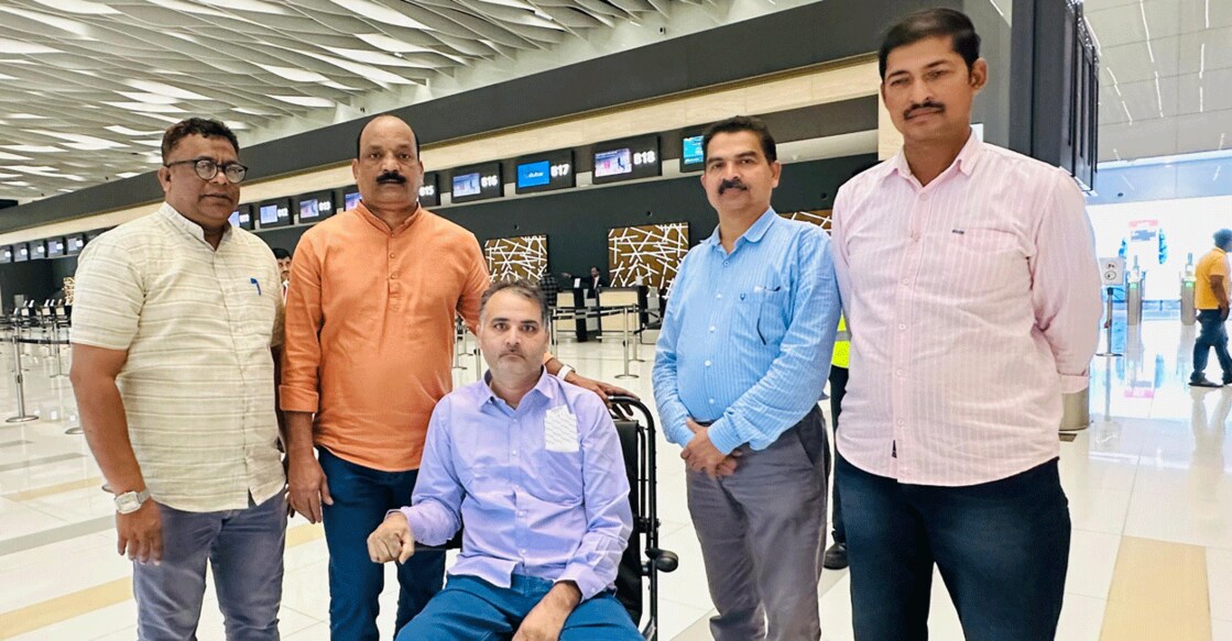 lucknow-native-ramu-returned-home-from-bahrain-after-13-years 13 വർഷങ്ങൾക്കു ശേഷം ലക്നൗ സ്വദേശി രാമു നാട്ടിലേക്ക് മടങ്ങി.