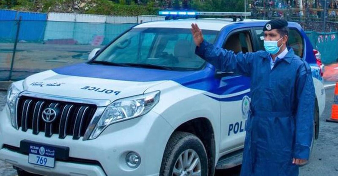 abu-dhabi-police-strongly-urges-drivers-to-slow-down-and-follow-traffic-rules-uae-rain