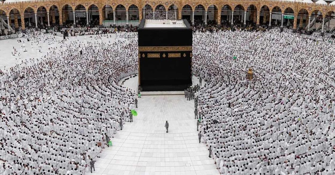 prayer-on-last-friday-of-ramadan-in-makkah റമസാനിലെ അവസാന വെള്ളിയാഴ്ചയിലെ ജുമുഅഃയില് ഉണ്ടായ വിശ്വാസികളുടെ തിരക്ക്. ചിത്രത്തിന് കടപ്പാട്: സബ്ക്ക്