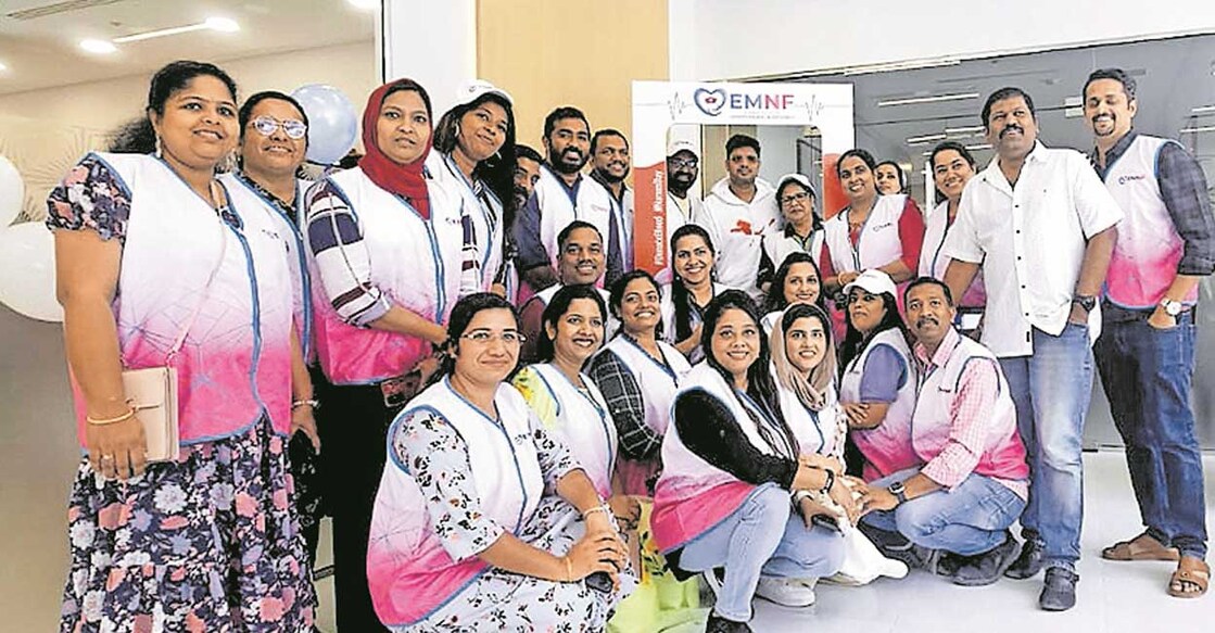 മലയാളി നഴ്സസ് ഫാമിലി രക്തദാന ക്യാംപ് Emirates Malayali Nurses Family