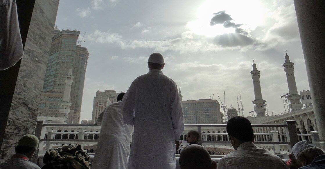 hajj ഹജ് തീർഥാടകർക്ക് താമസസൗകര്യം ഒരുക്കാൻ മിനായിൽ 10 നില കെട്ടിടങ്ങൾ നിർമിച്ചു. Image Credit : Fiqah Anugerah Dah Besa /Shutterstock.com