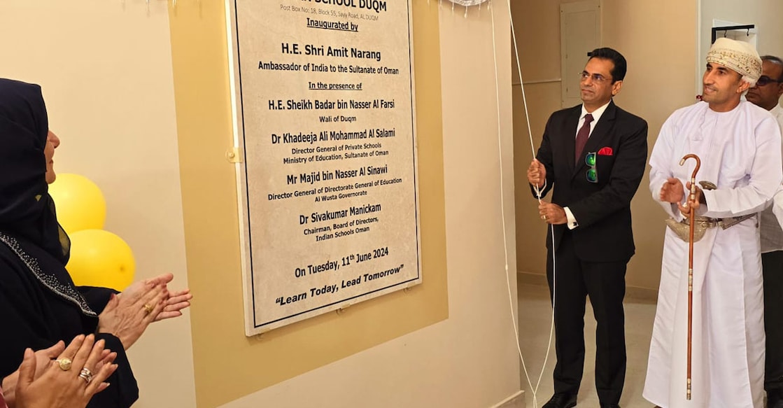 new-indian-school-has-started-in-oman ഇന്ത്യന് അംബാസഡര് അമിത് നാരംഗ് ഉദ്ഘാടനം നിര്വഹിച്ചപ്പോൾ.
