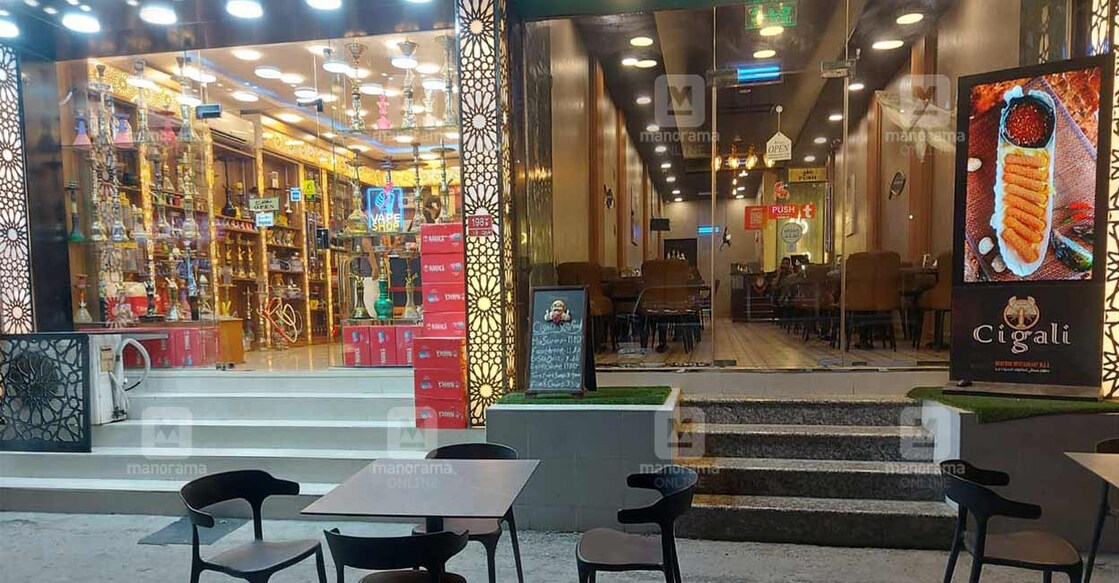 shisha-cafes-in-bahrain-are-facing-crisis-due-to-smoking-area-restrictions ചിത്രം: രാജീവ് വെള്ളിക്കോത്ത്
