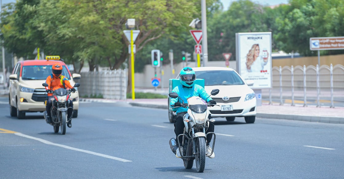 heat-humidity-or-hale-delivery-boys-are-working-qatar ഡെലിവറി ബോയിമാർ. ചിത്രം: സ്പെഷൽ അറേഞ്ച്മെന്റ്.