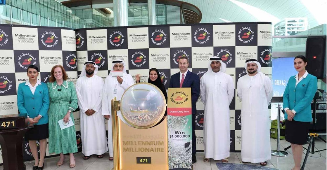 dubai-duty-free-millennium-millionaire-and-finest-surprise-draw-malayali-group-won-ten-lakh-dollars dubai-duty-free-millennium-millionaire-and-finest-surprise-draw-malayali-group-won-ten-lakh-dollars