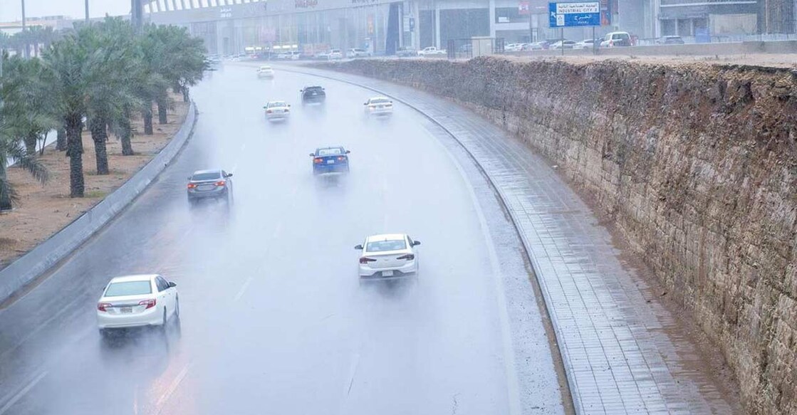 safety-guidelines-set-for-umrah-pilgrims-amid-heavy-rains-in-mecca-saudi-arabia